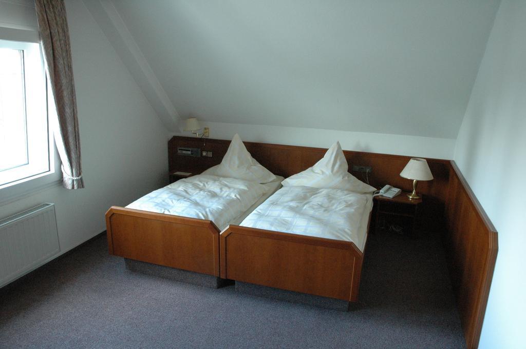 Hotel Heyder Burscheid Eksteriør bilde