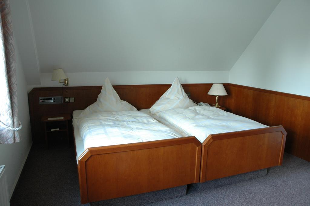Hotel Heyder Burscheid Eksteriør bilde