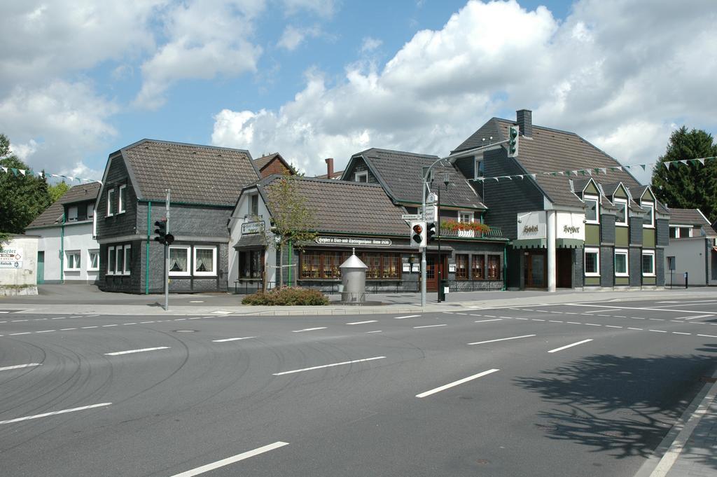 Hotel Heyder Burscheid Eksteriør bilde